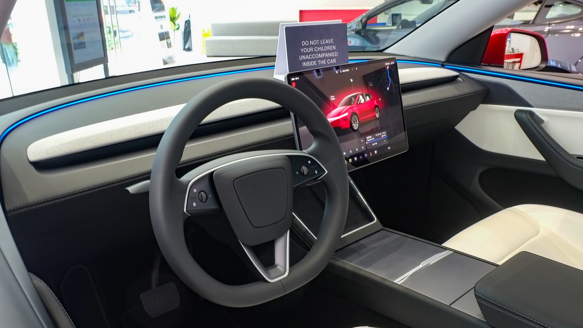 File:Tesla Model Y 2025 interior.jpg