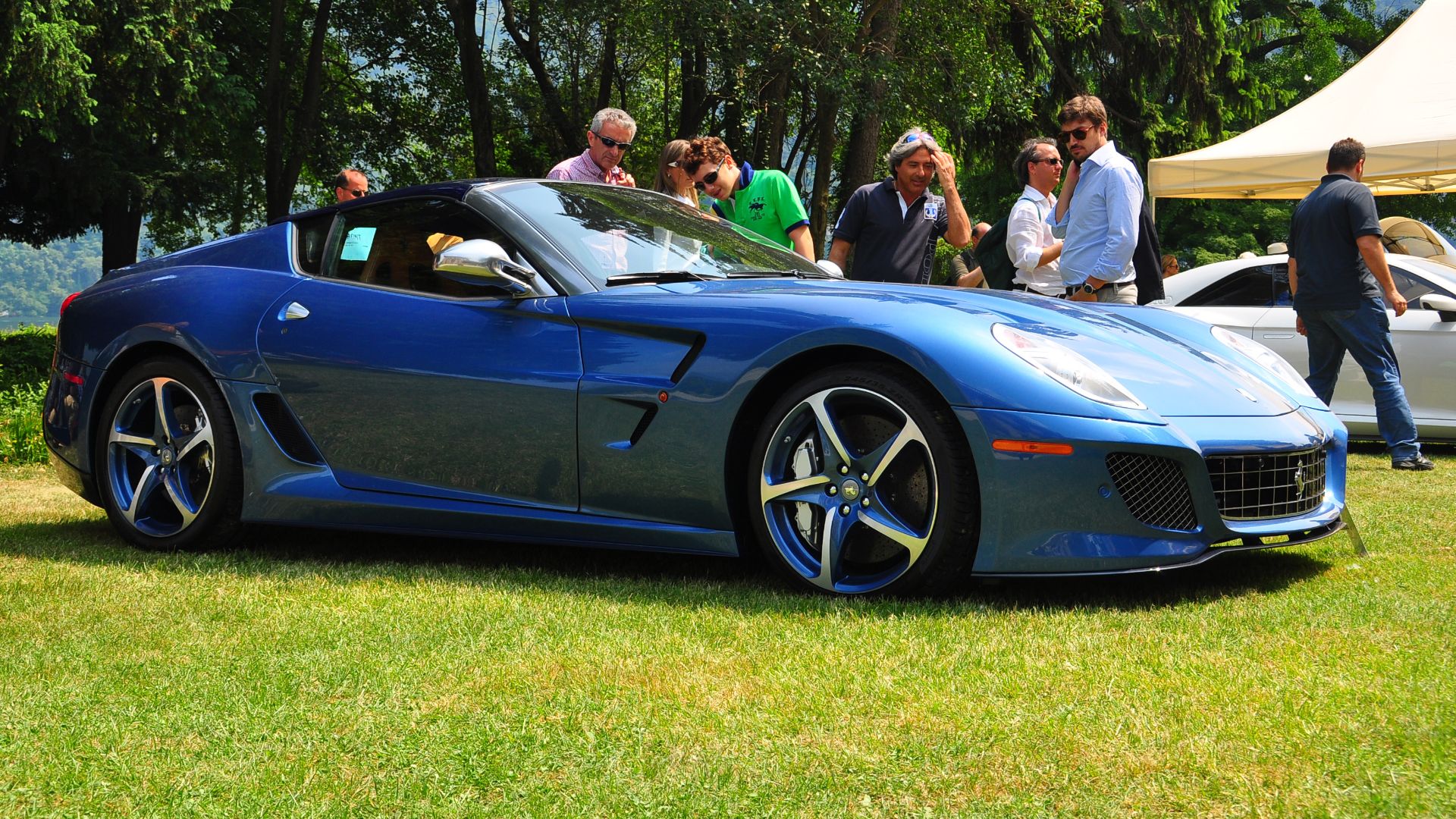 File:Ferrari Superamerica 45 in Villa Erba.jpg