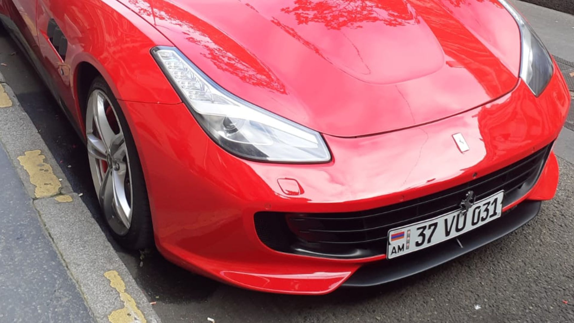 File:Ferrari gtc4 lusso.jpg