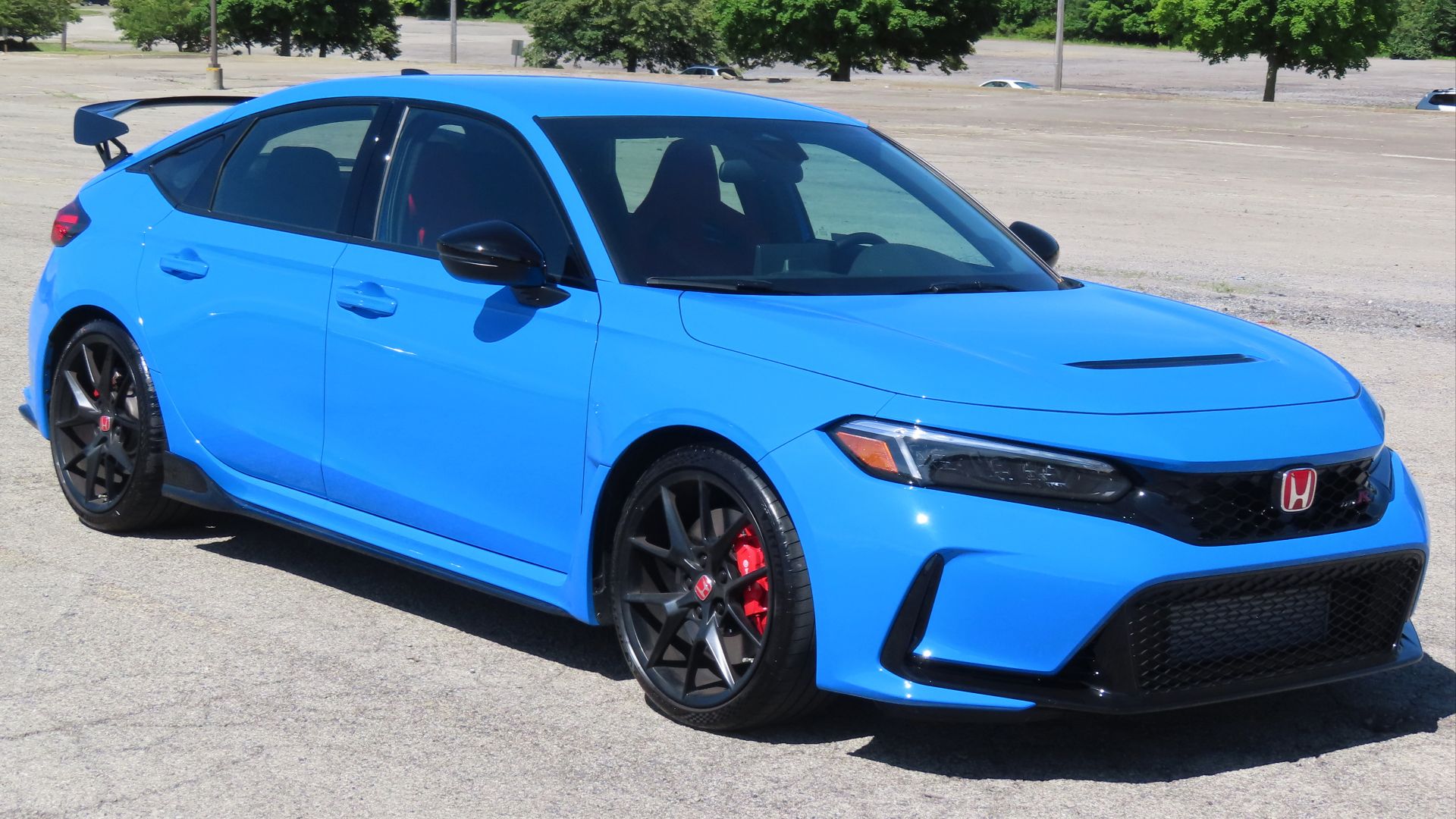 File:2024 Honda Civic Type R, front right, 06-15-2024.jpg