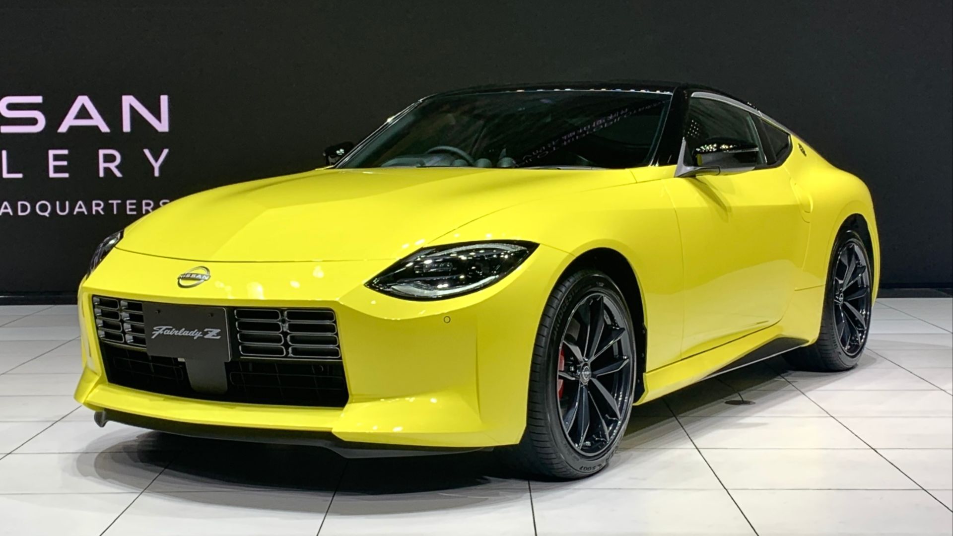 File:Nissan FAIRLADY Z (Z34) Version ST, 2022, left-front.jpg