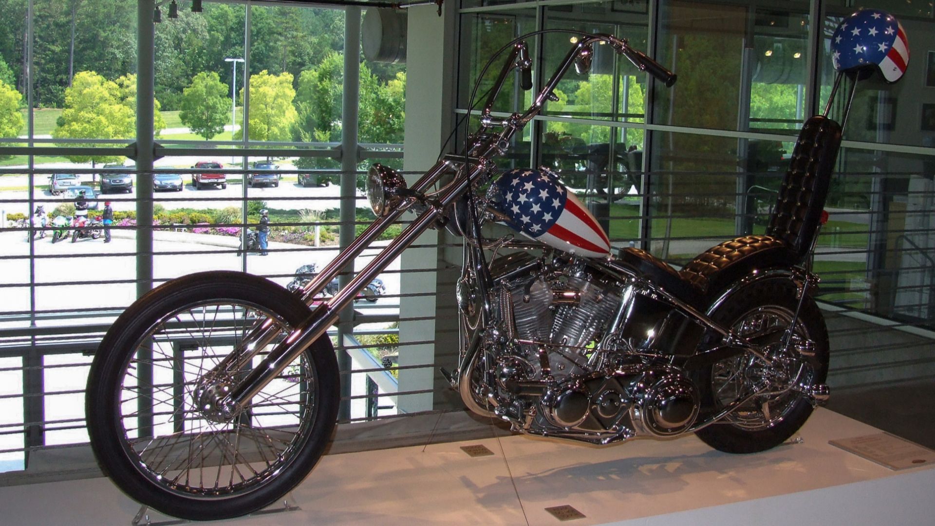 File:Harley Davidson Captain America 1999 Barber.jpg