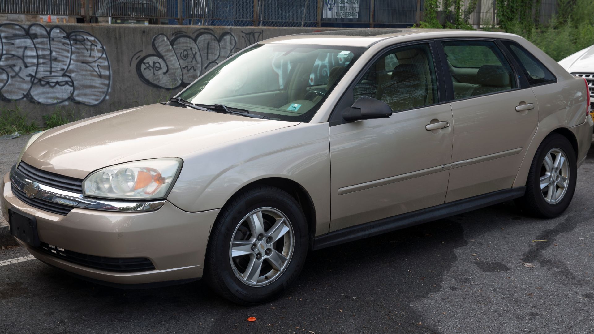 File:2004 Chevrolet Malibu Maxx LS V6, front left (Harlem).jpg