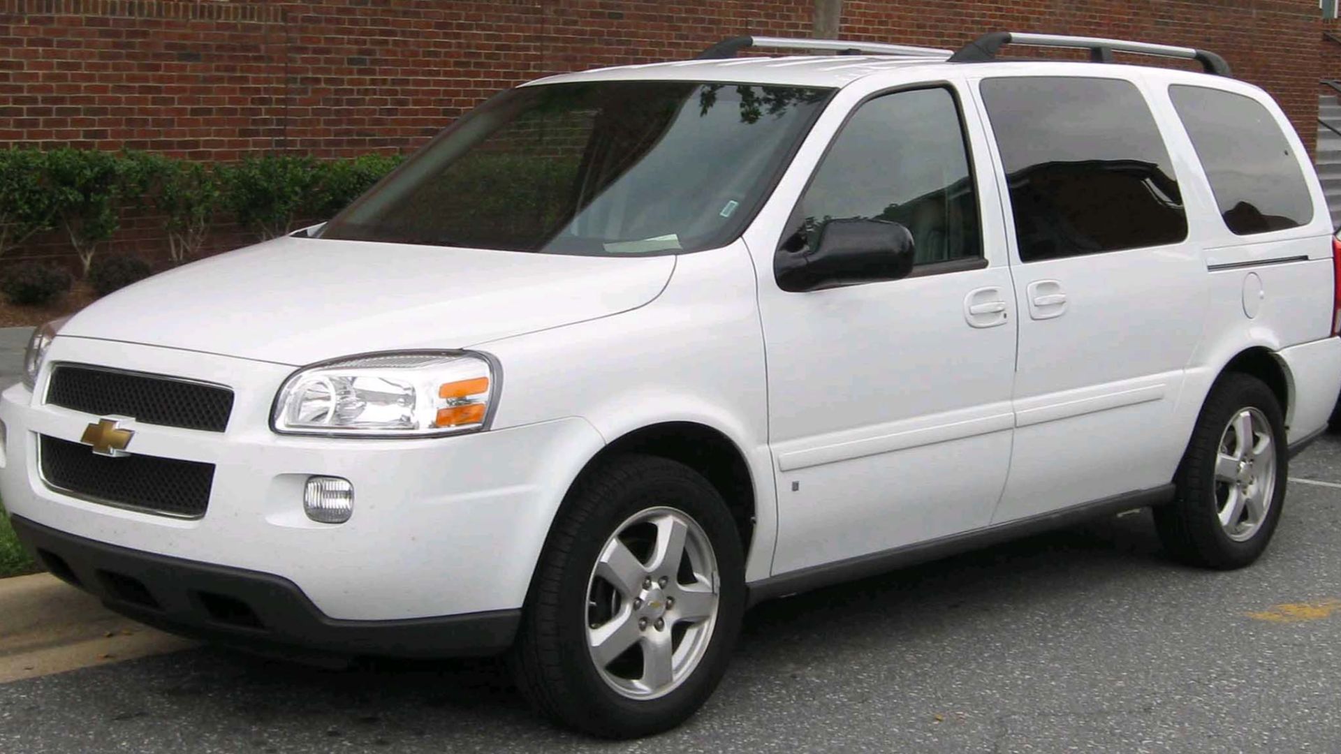File:Chevrolet Uplander LWB.jpg