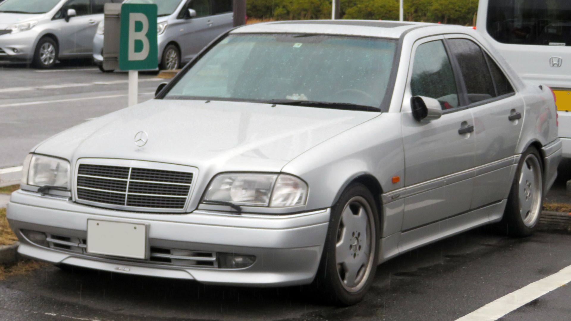 File:Mercedes-Benz AMG C36 (W202) front.jpg