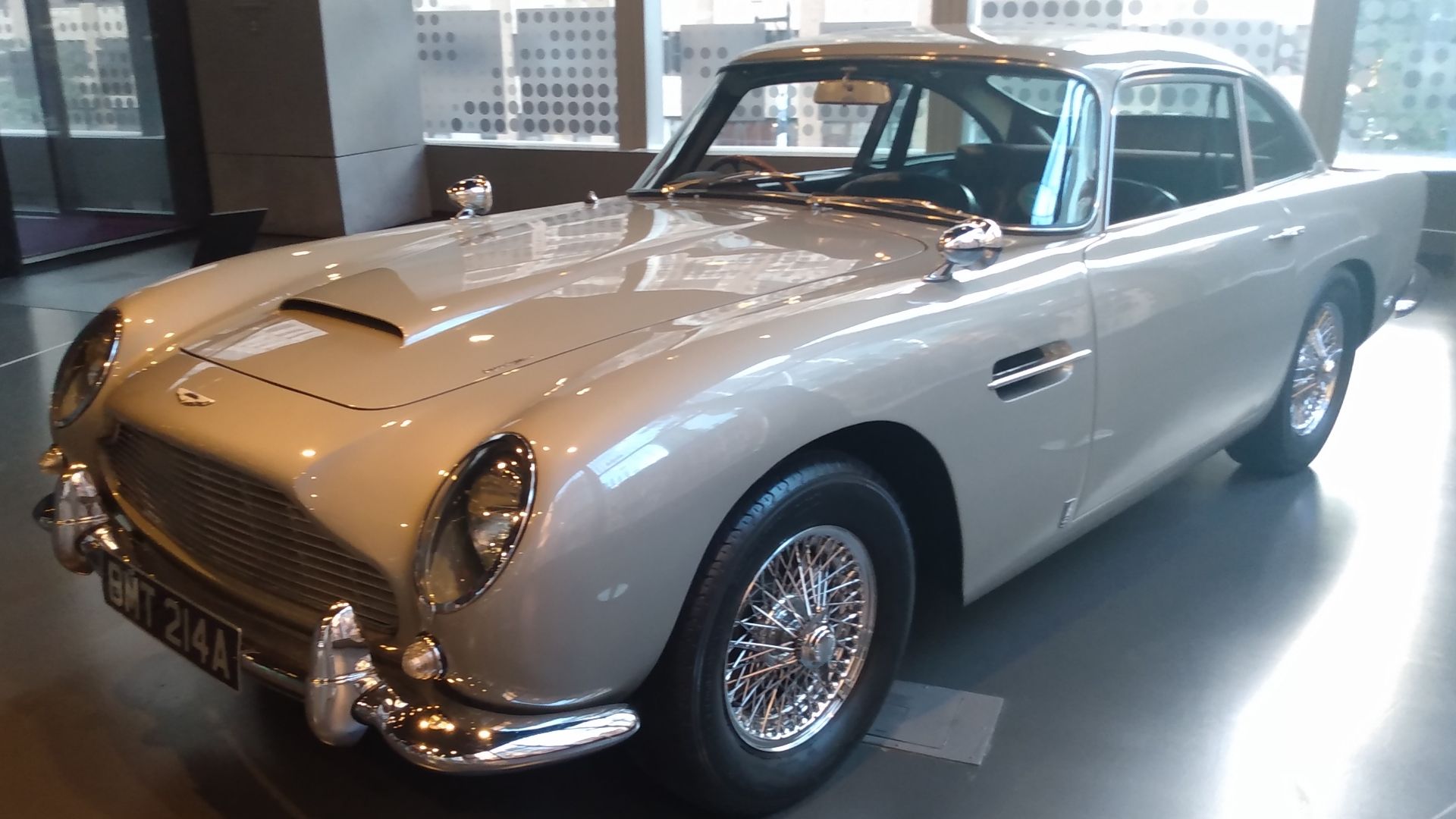File:1963 Aston Martin DB5 (James Bond) front.jpg