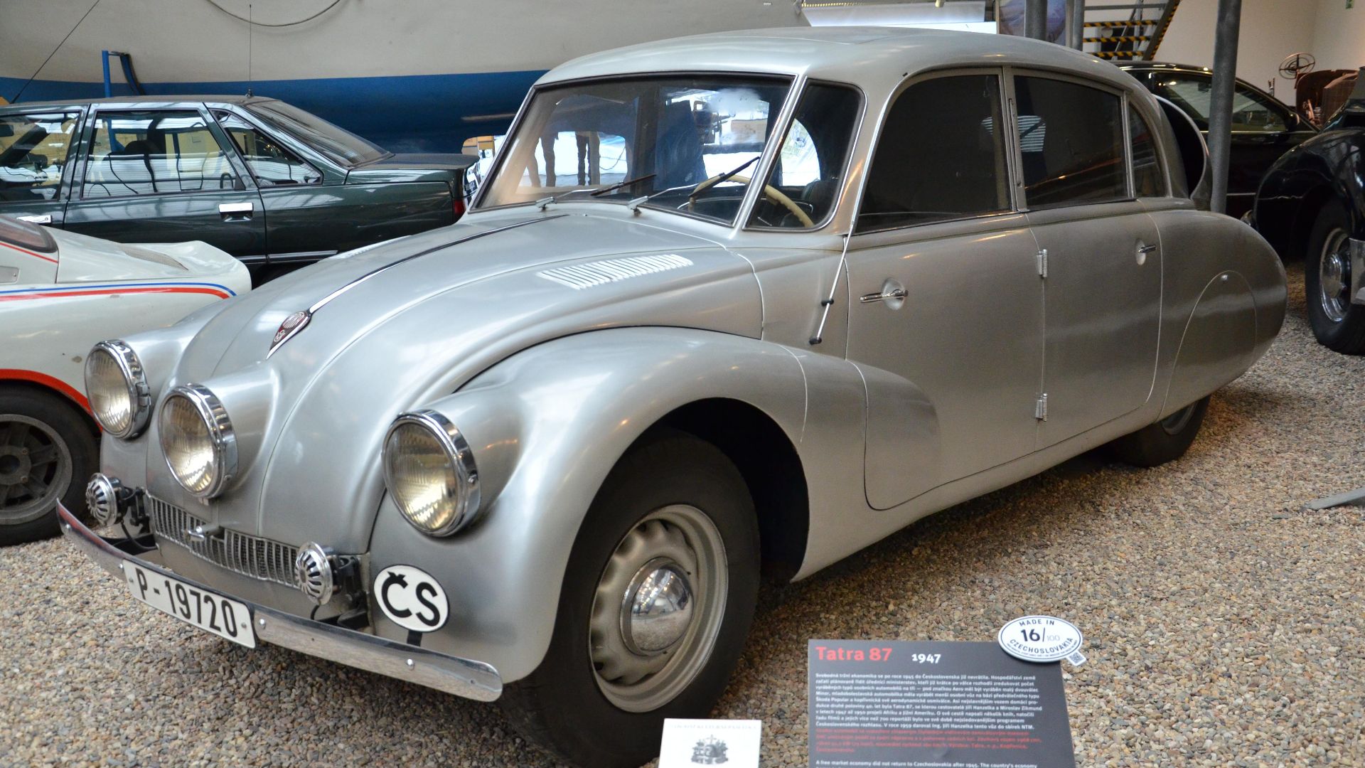 File:1947 Tatra 87.jpg