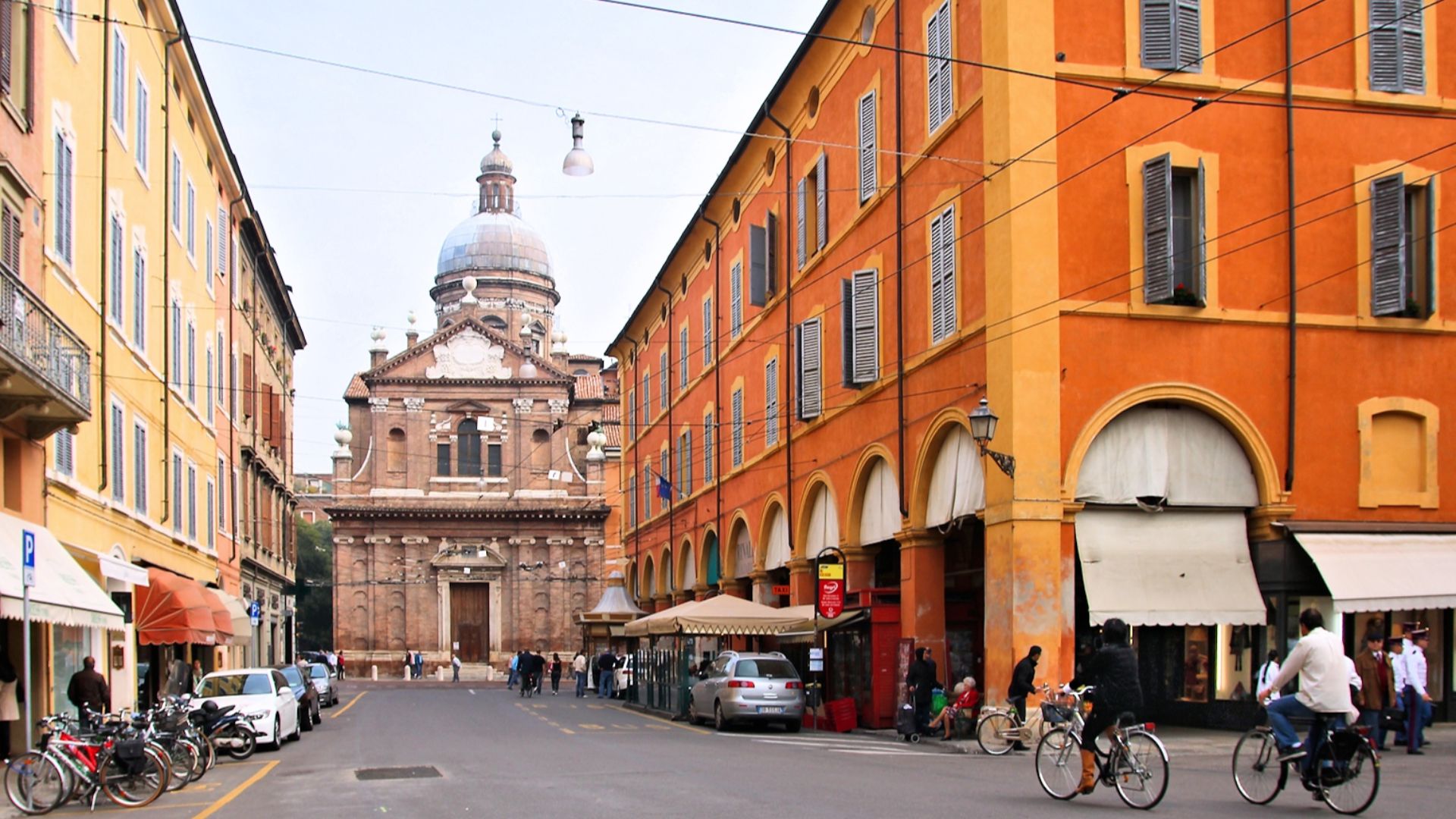 File:05 Modena, Italy - モデナ イタリア.jpg