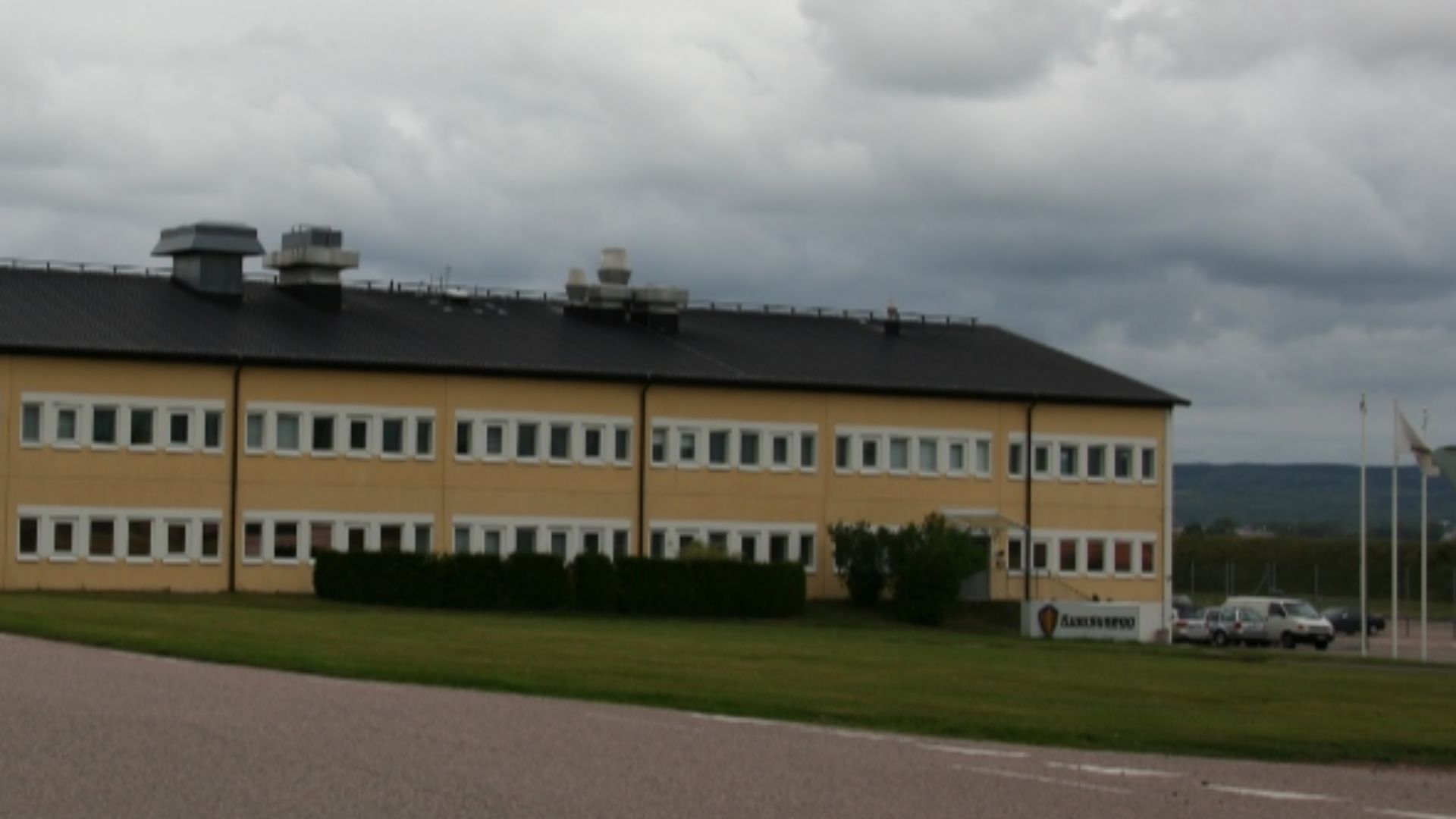 File:Koenigsegg gebaeude.jpg