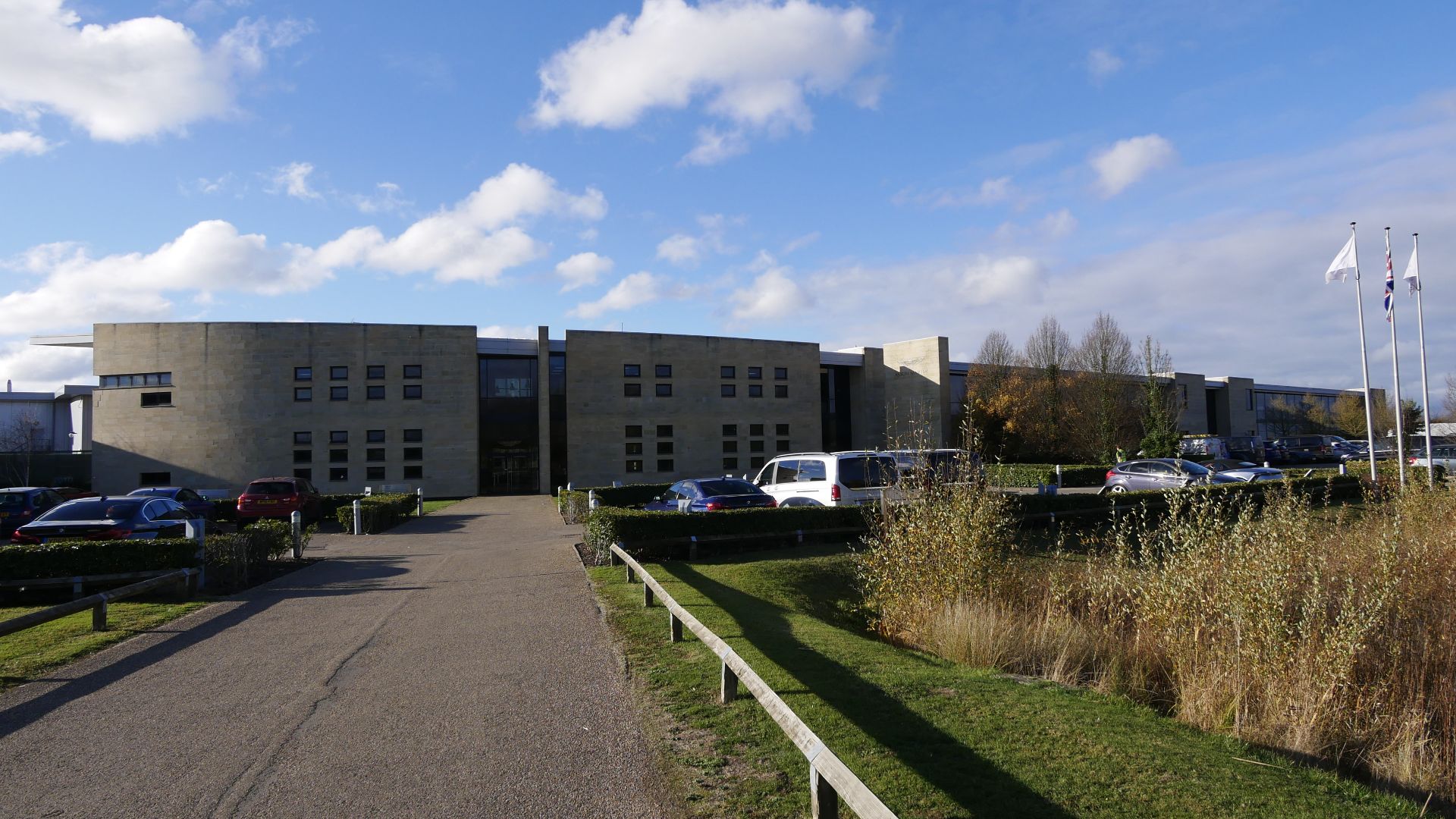 File:AstonMartin HQ2.jpg