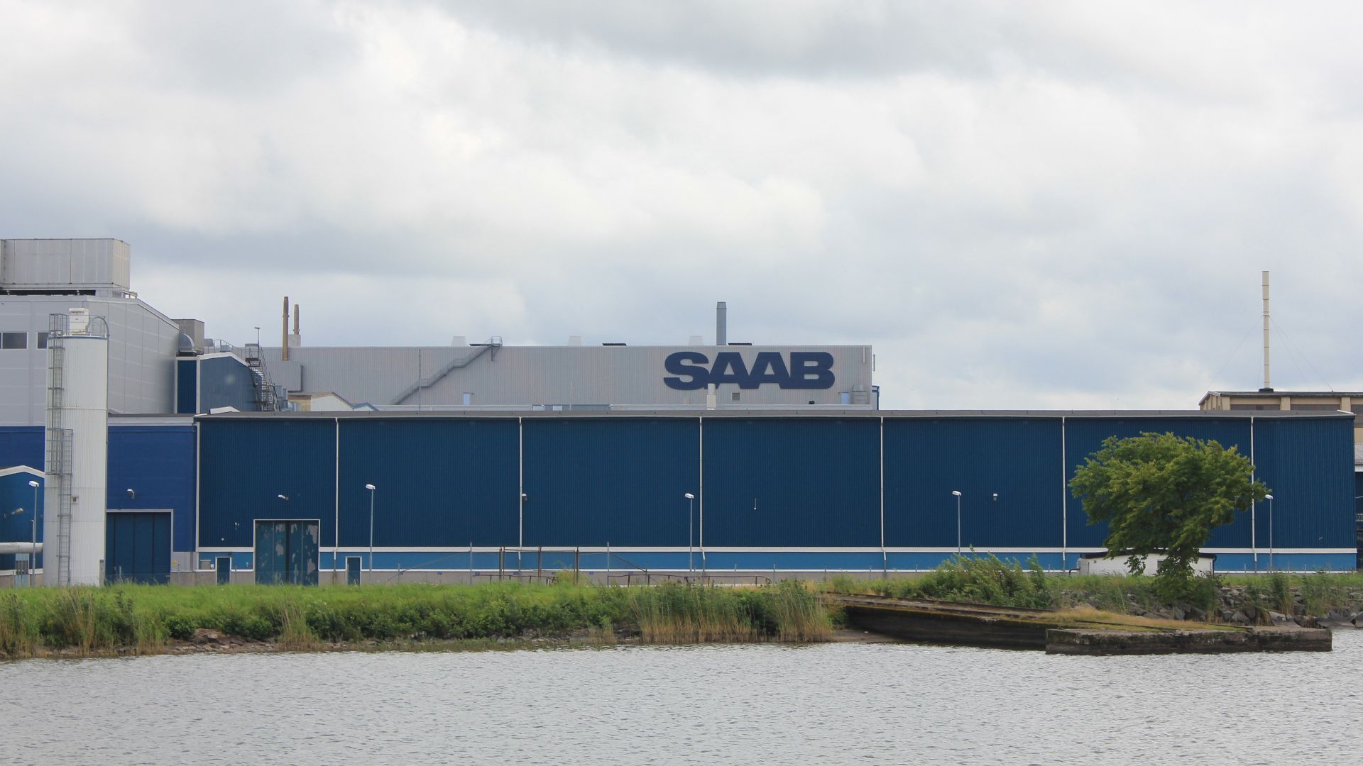 File:SAAB factory in Sweden.jpg