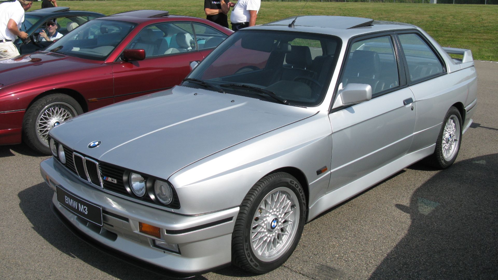 File:BMW M3 E30 (9436841097).jpg