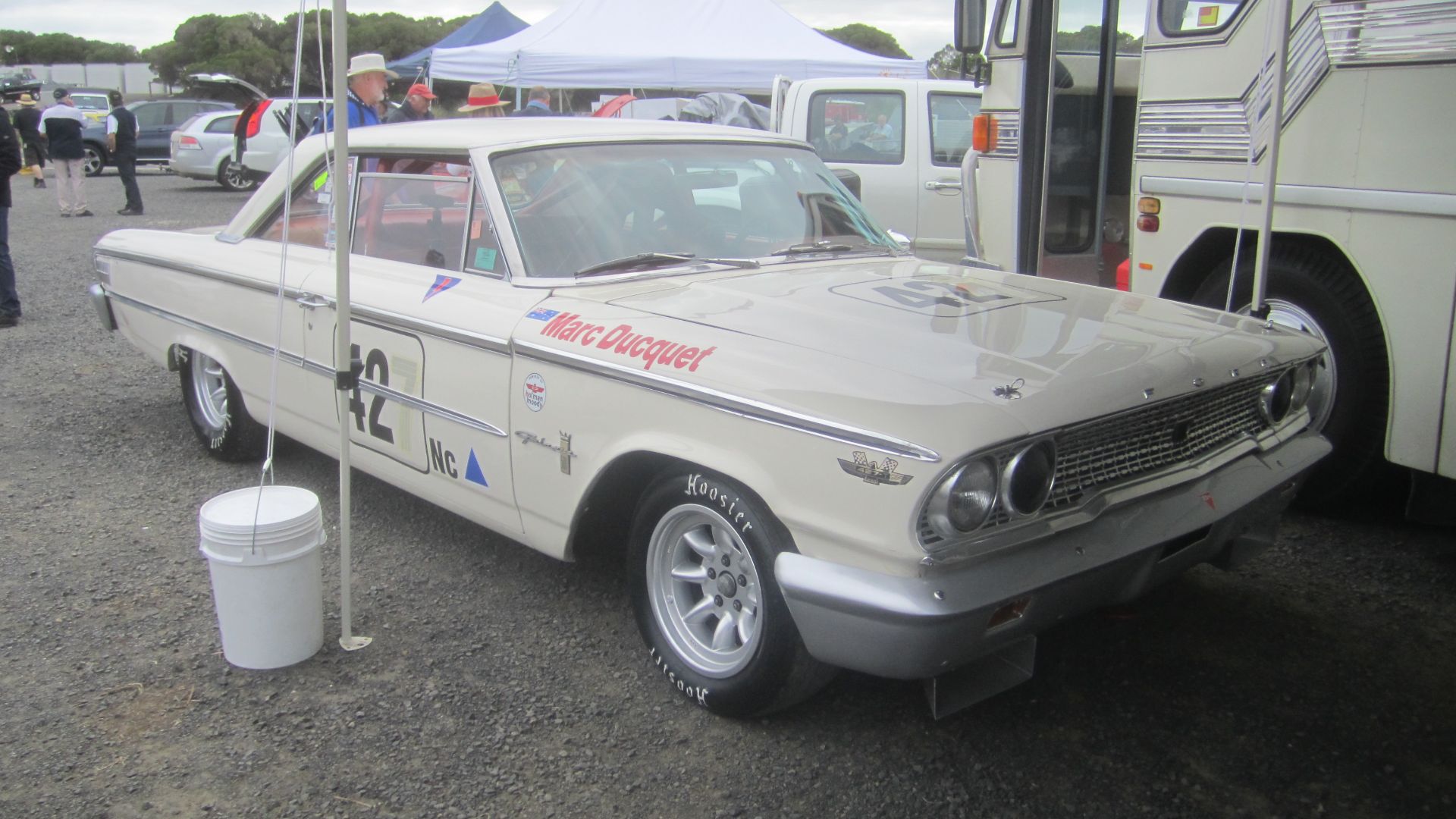 File:1963 Ford Galaxie 500 Fastback lightweight 427.jpg