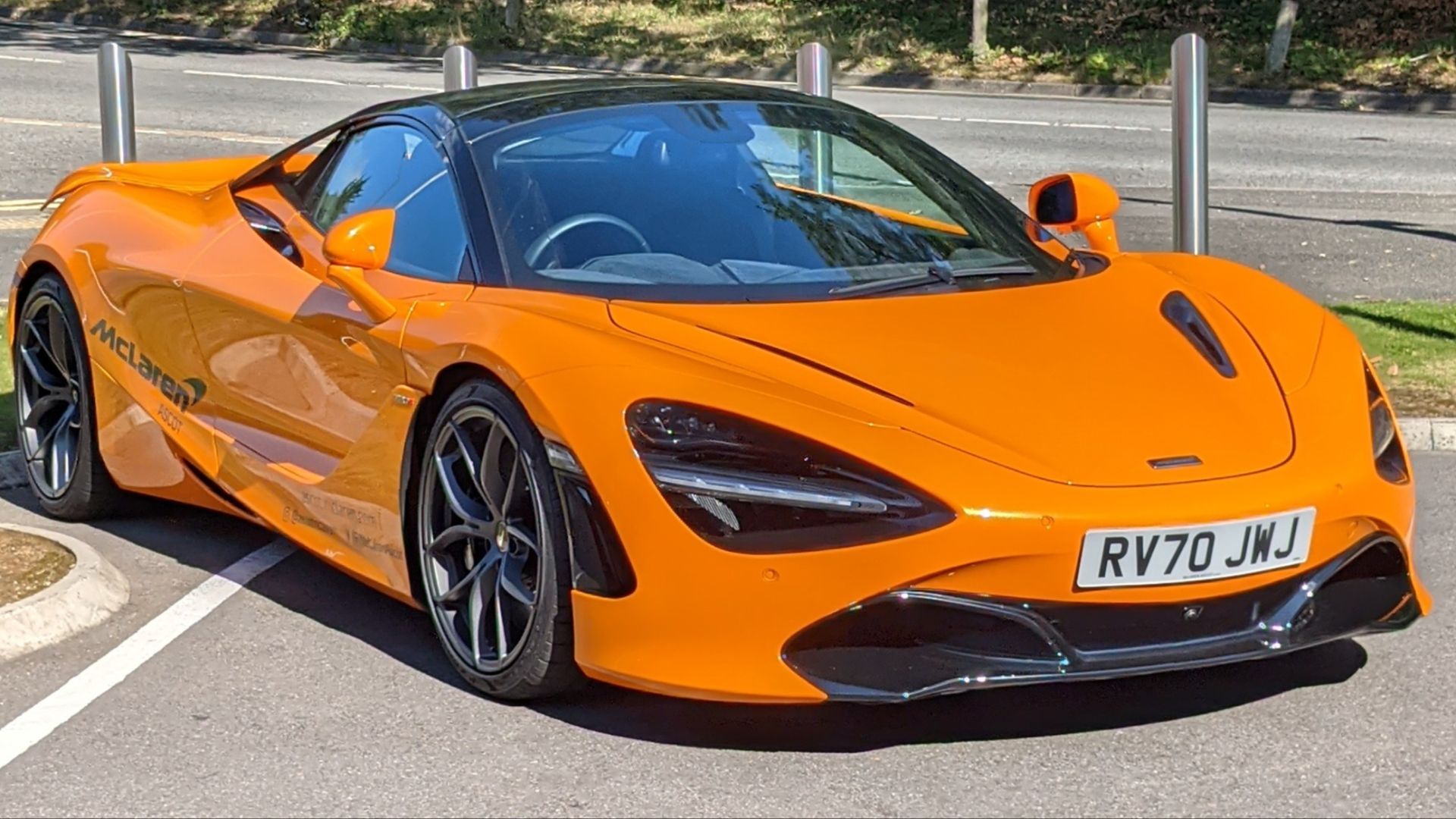 File:McLaren 720S Orange.jpg