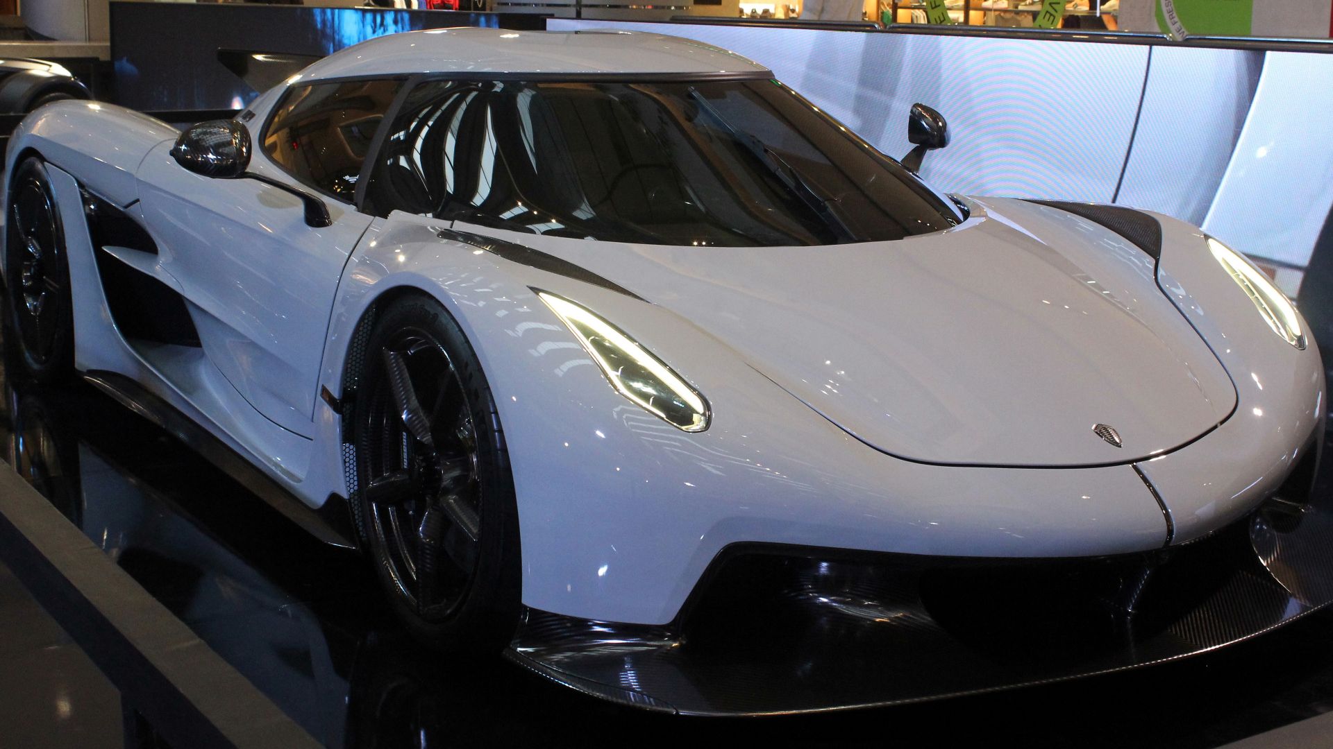 File:Koenigsegg Jesko Absolut mock-up (20220401) 01.jpg