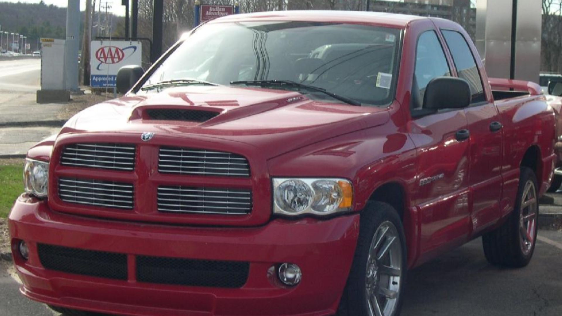 File:2005 Dodge Ram SRT-10.jpg