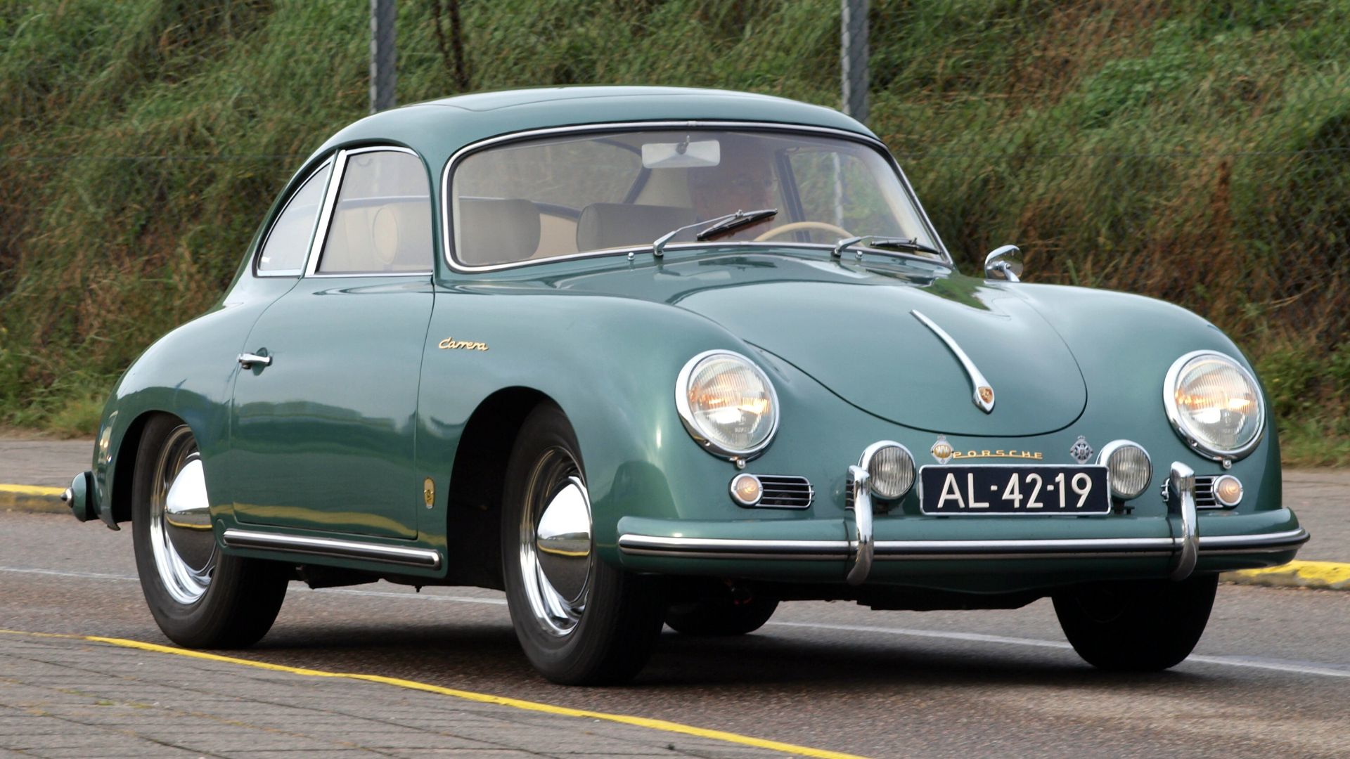 File:Nationale oldtimerdag Zandvoort 2010, 1956 PORSCHE 356A 1500 GS CARRERA, AL-42-19 pic2.JPG
