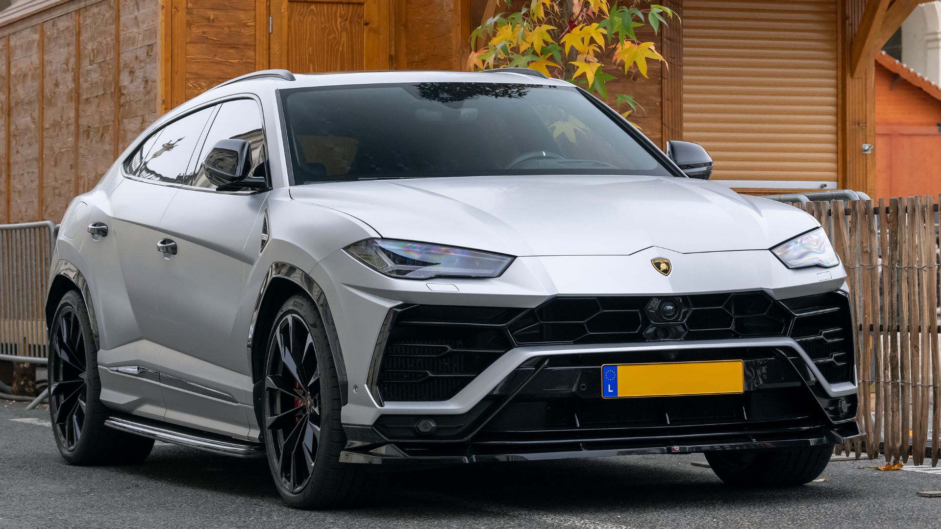 File:20XX Lamborghini Urus.jpg