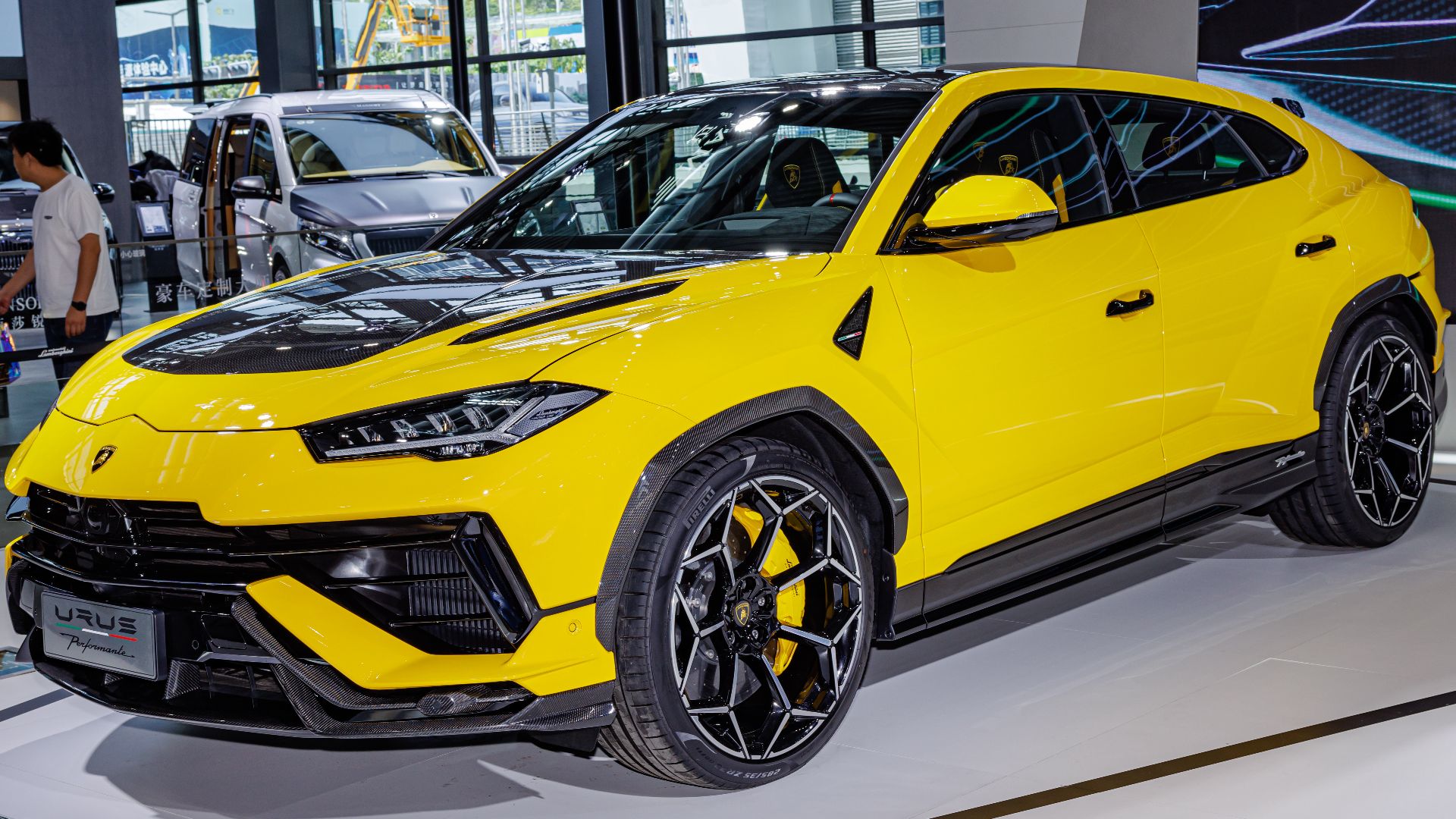 File:LAMBORGHINI URUS China (3).jpg