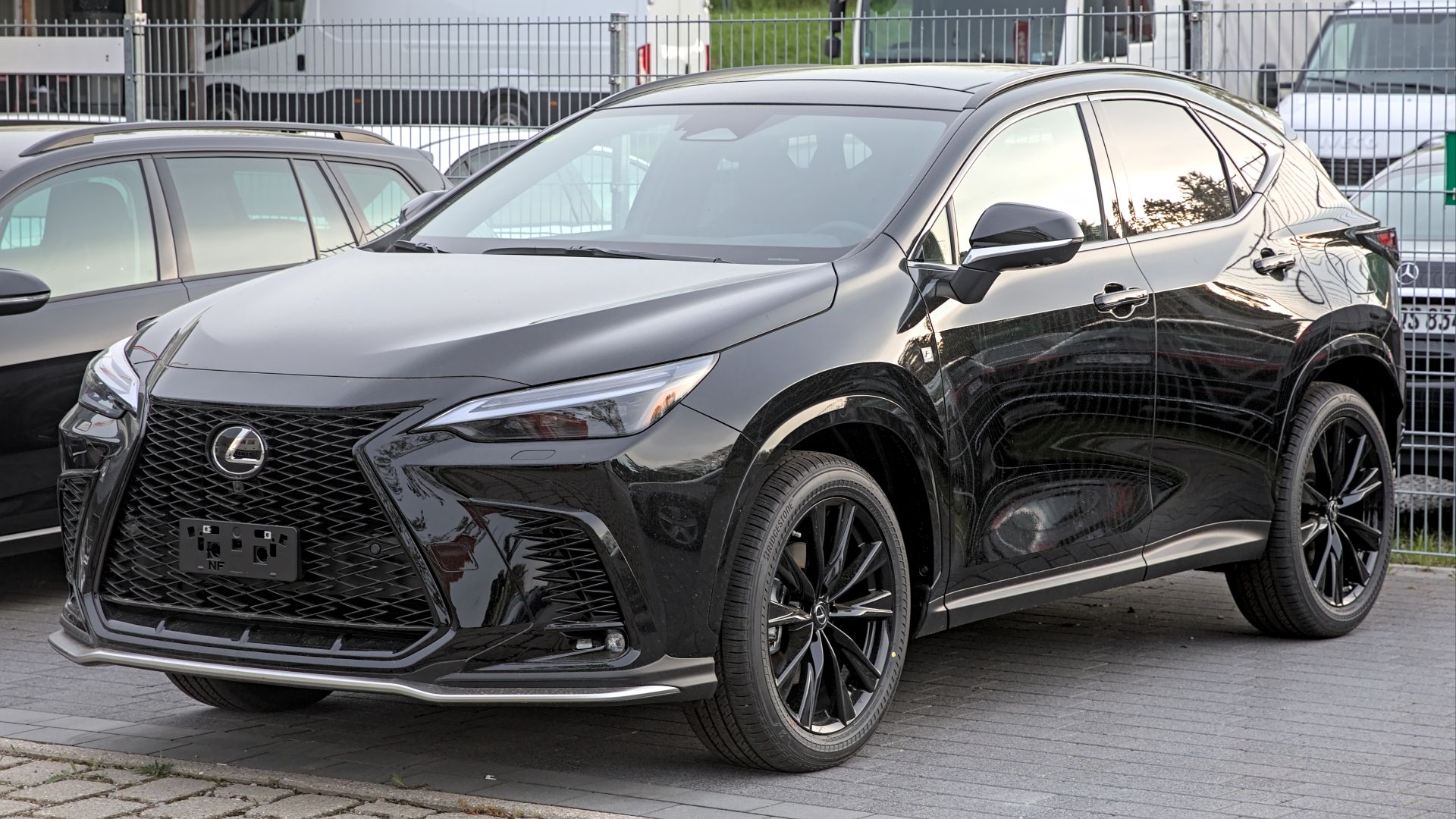 File:Lexus NX 350 (TAZA25) 1X7A0329.jpg