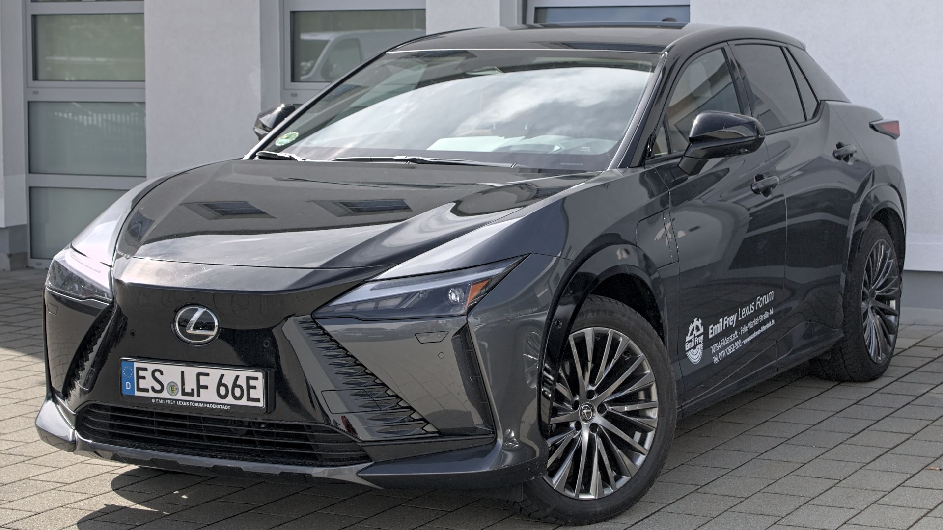 File:Lexus RZ 450e (XEBM15) IMG 8501.jpg