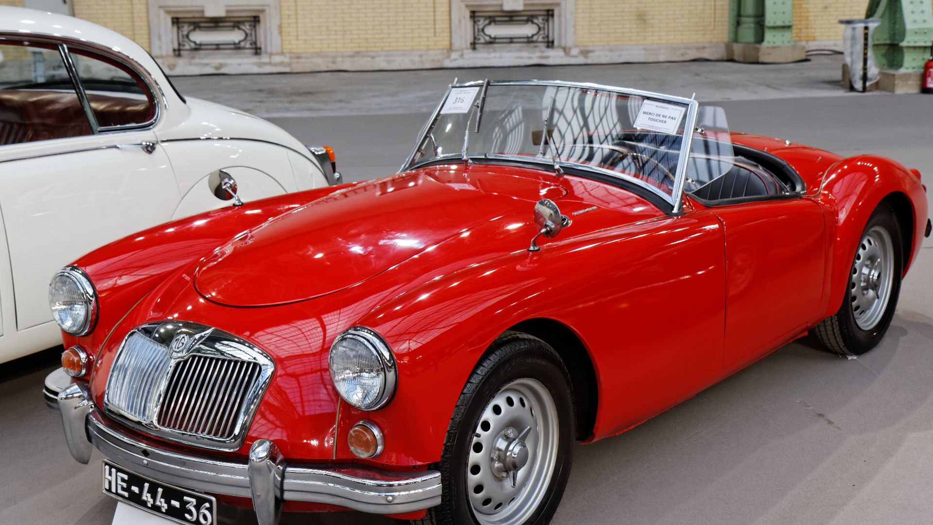 File:Paris - Bonhams 2014 - MGA Twin Cam Roadster - 1959 - 001.jpg