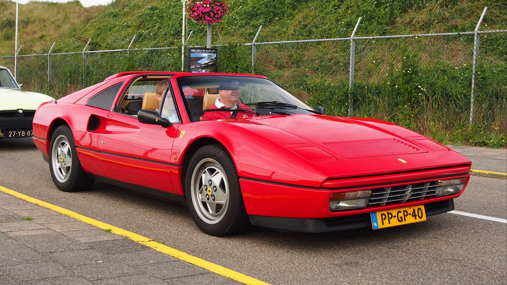 File:1988 FERRARI 328 GTS, licence PP-GP-40.JPG