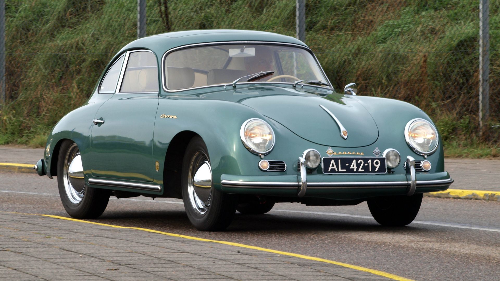 File:Nationale oldtimerdag Zandvoort 2010, 1956 PORSCHE 356A 1500 GS CARRERA, AL-42-19 pic2.JPG