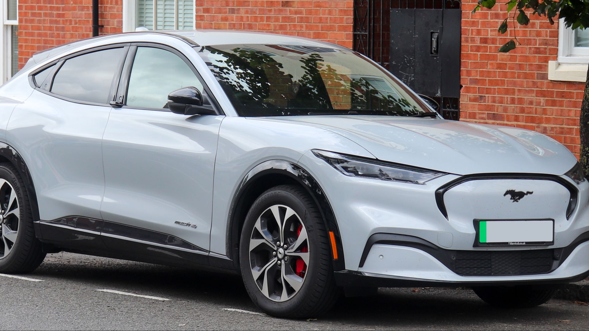 File:2021 Ford Mustang Mach-E Standard Range Front.jpg