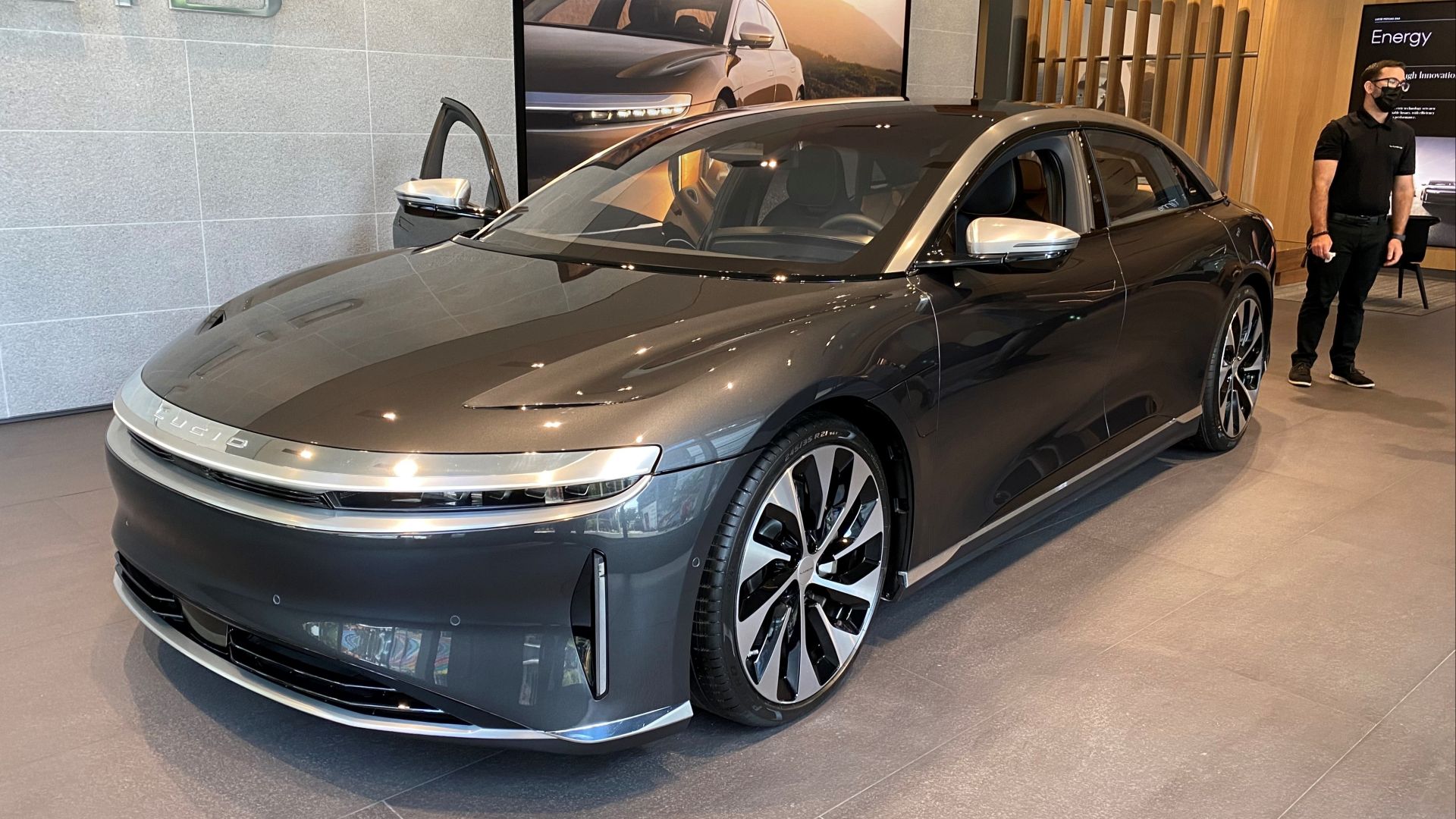 File:Lucid showroom, Miami.jpg