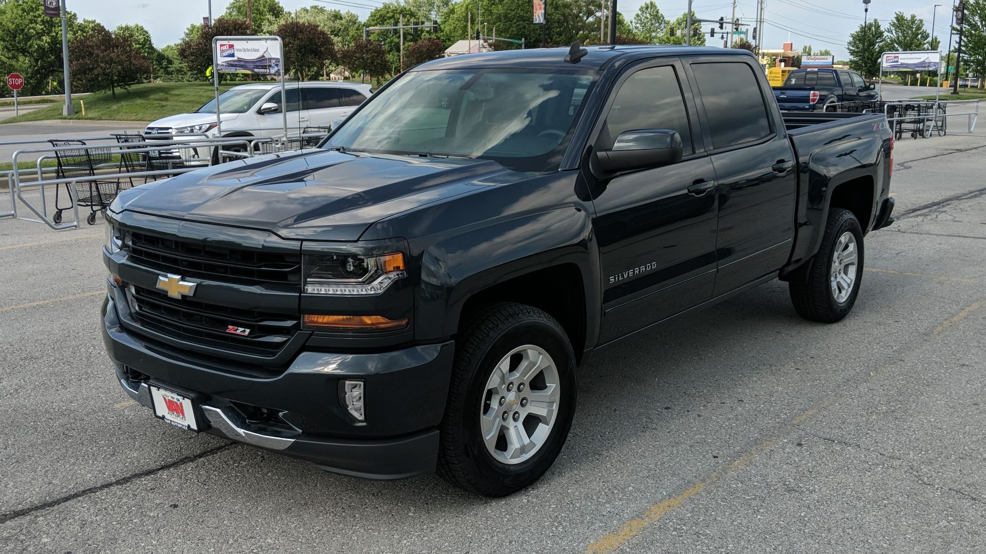 File:2018 Silverado 1500 LT Z71.jpg