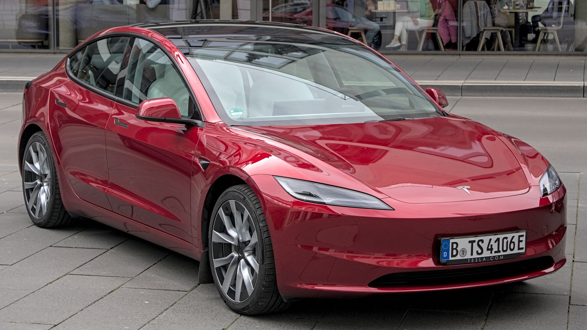 File:Tesla Model 3 (2023) Autofrühling Ulm IMG 9282 (cropped).jpg