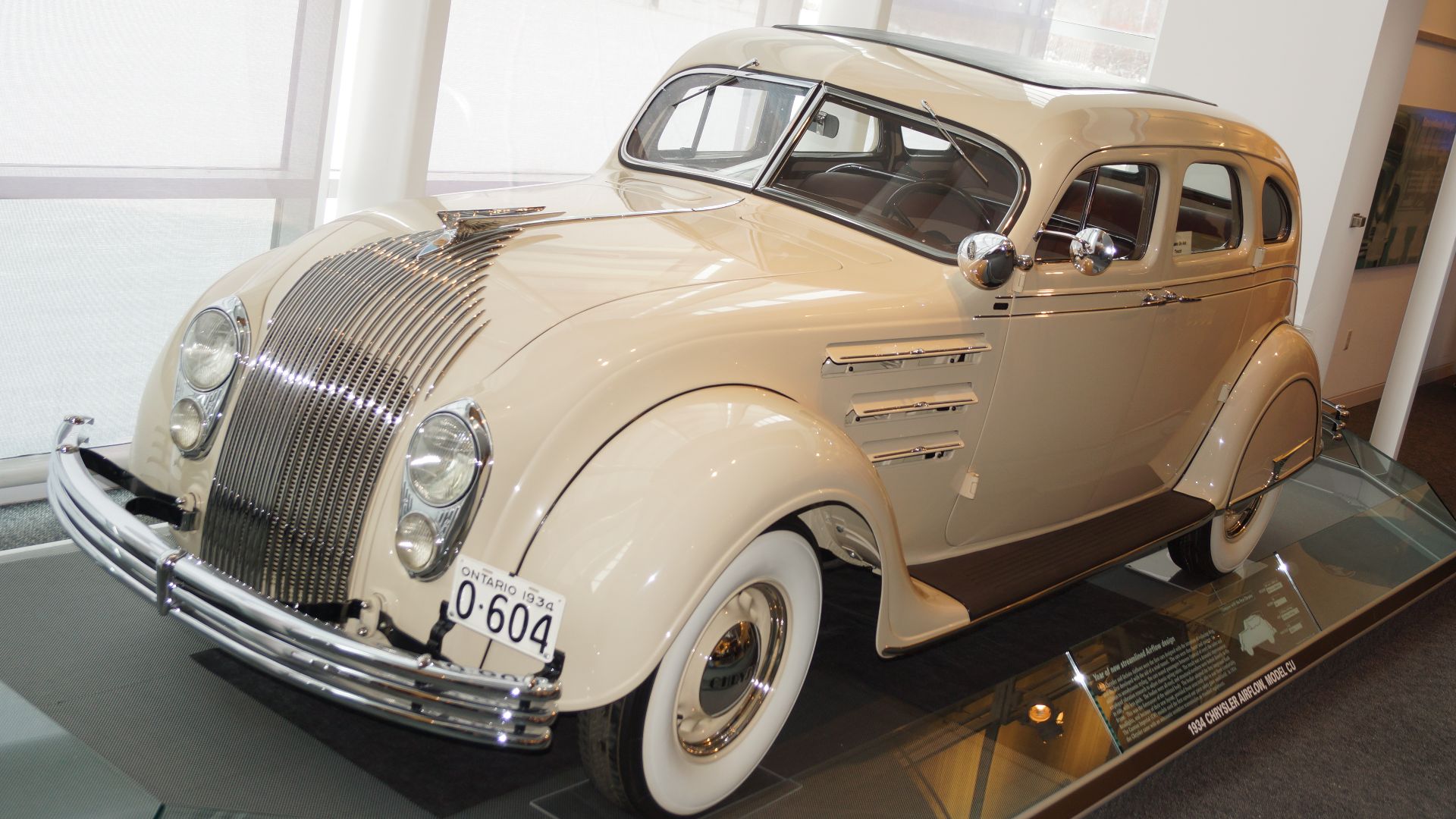 File:1934 Chrysler Airflow, Model CU (31739129256).jpg
