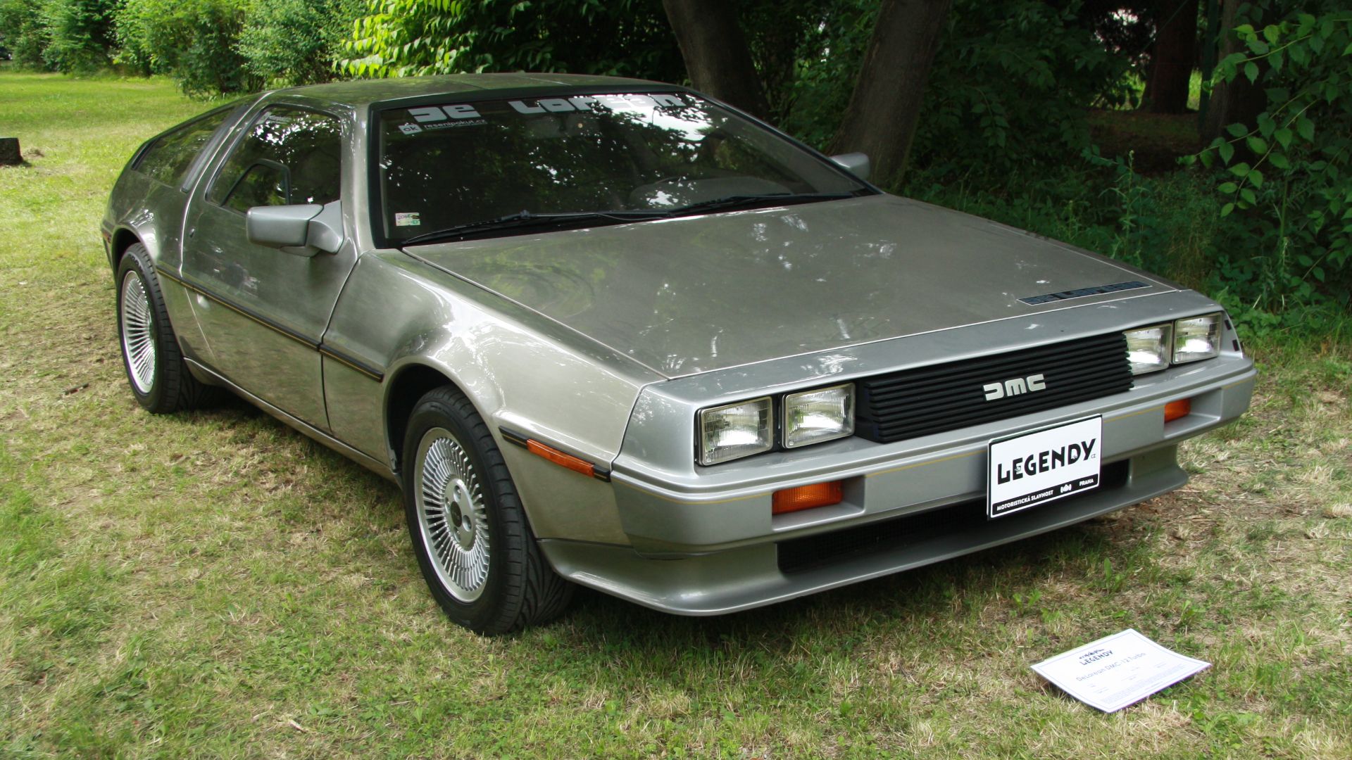 File:DeLorean DMC-12 at Legendy 2014.JPG