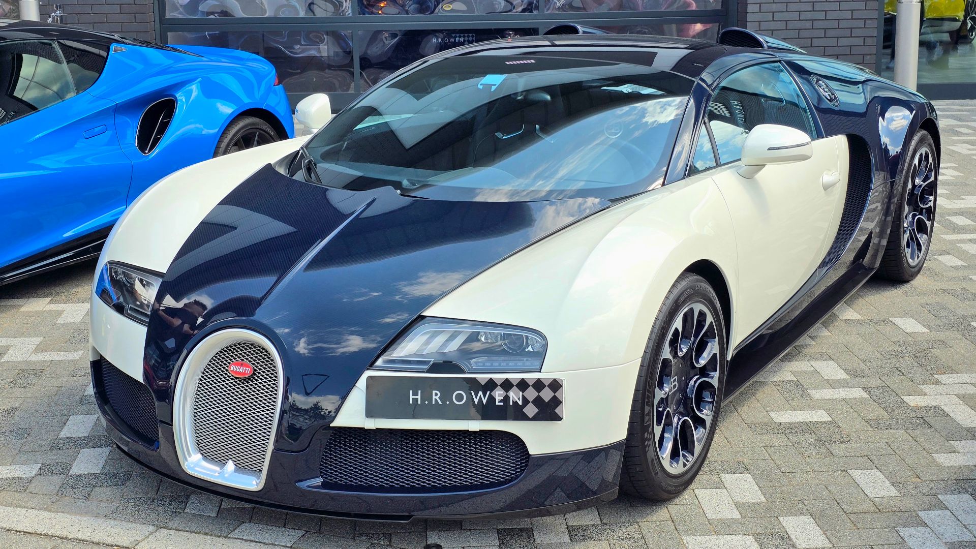 File:Bugatti Veyron 5.jpg