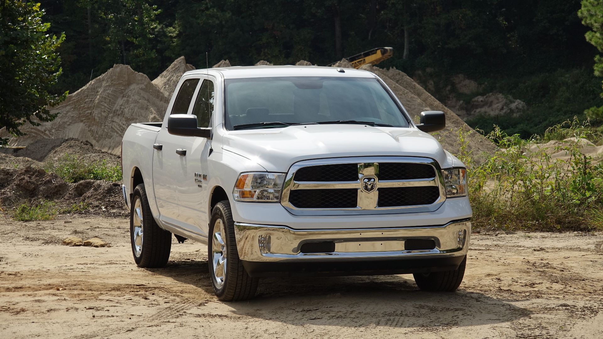 File:RAM 1500 Classic Crew Cab.jpg