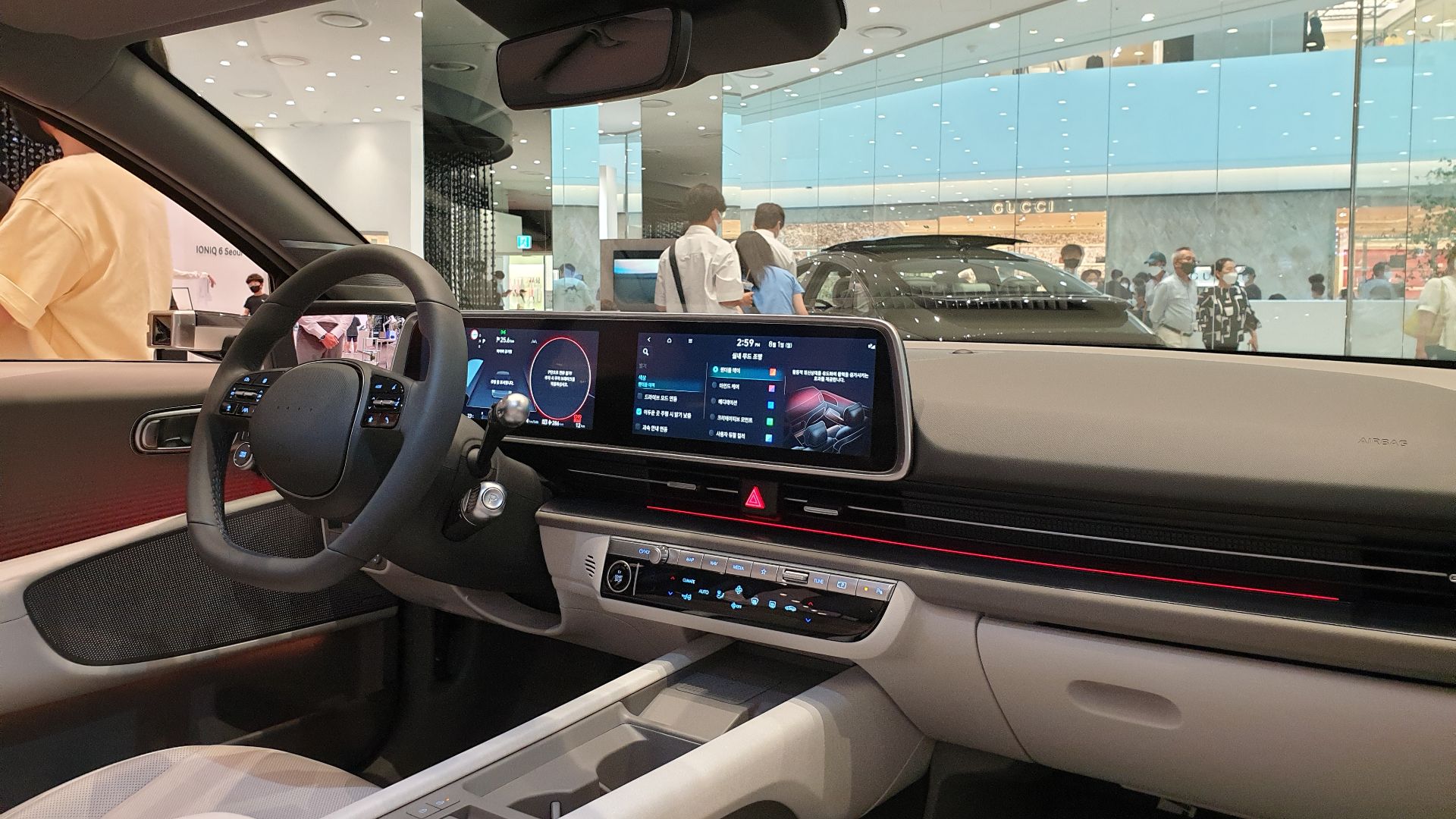 File:Hyundai IONIQ 6 CE Dark Gray Light Gray (10).jpg