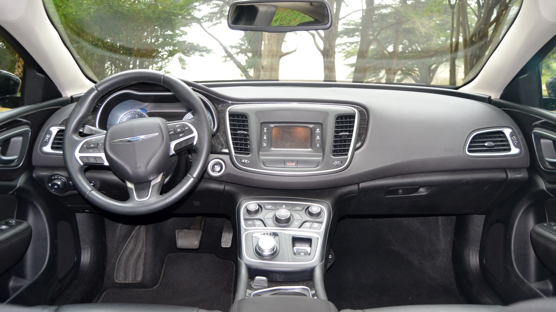 File:Chrysler200UF 40.JPG
