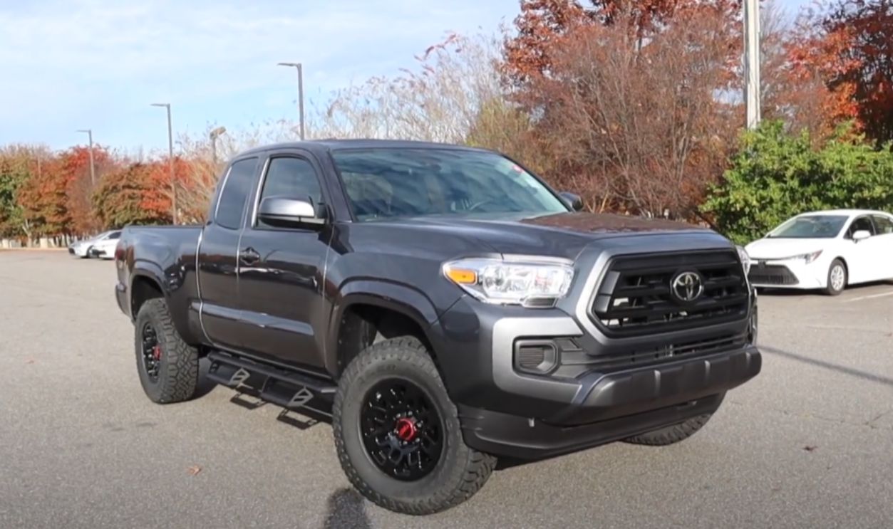 Toyota Tacoma SR (Access Cab)