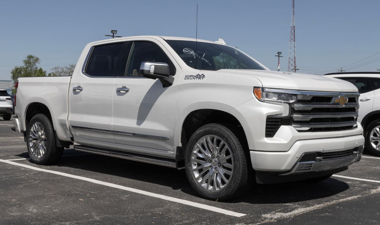 Chevrolet Silverado 1500 Crew High Country 4WD display. Chevy offers the Silverado 1500 with a 6.2L Ecotec V8 engine. 