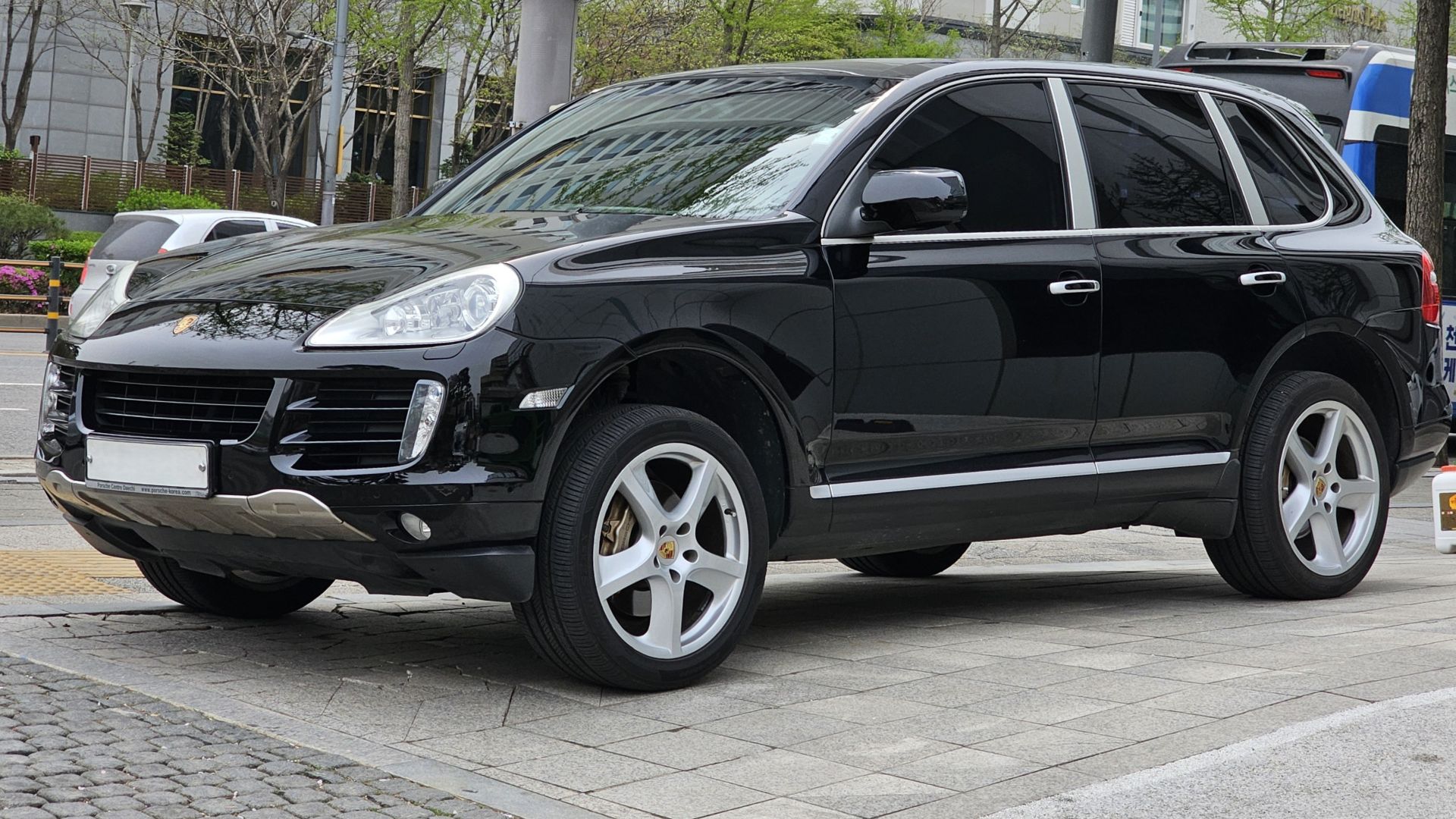 File:Porsche 957 Cayenne S Black (3).jpg