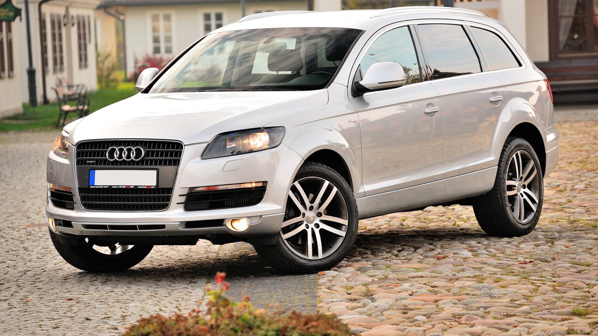 File:Audi Q7 4x4.jpg