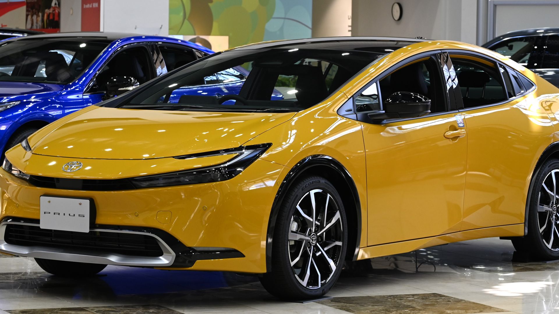 File:2023 Toyota Prius Z PHEV.jpg