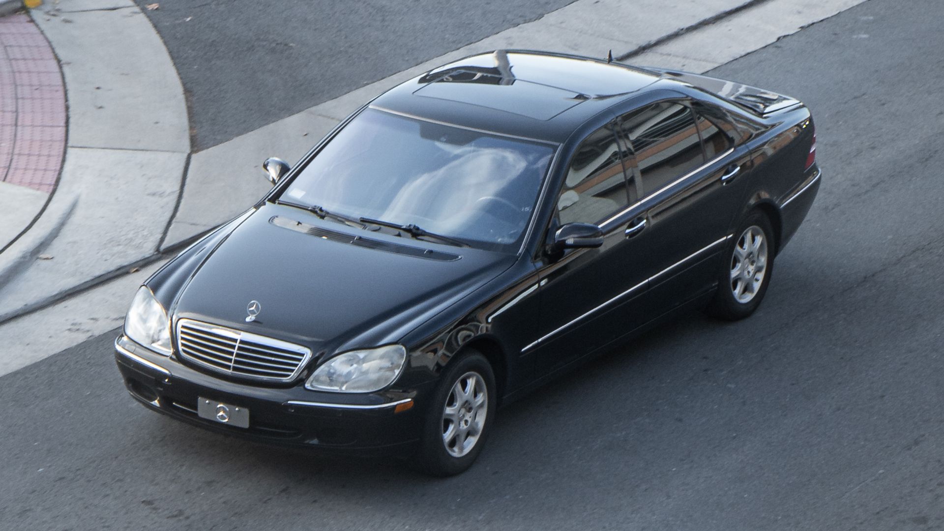 File:Mercedes-Benz S500 (W220) Washington DC Metro Area, USA.jpg