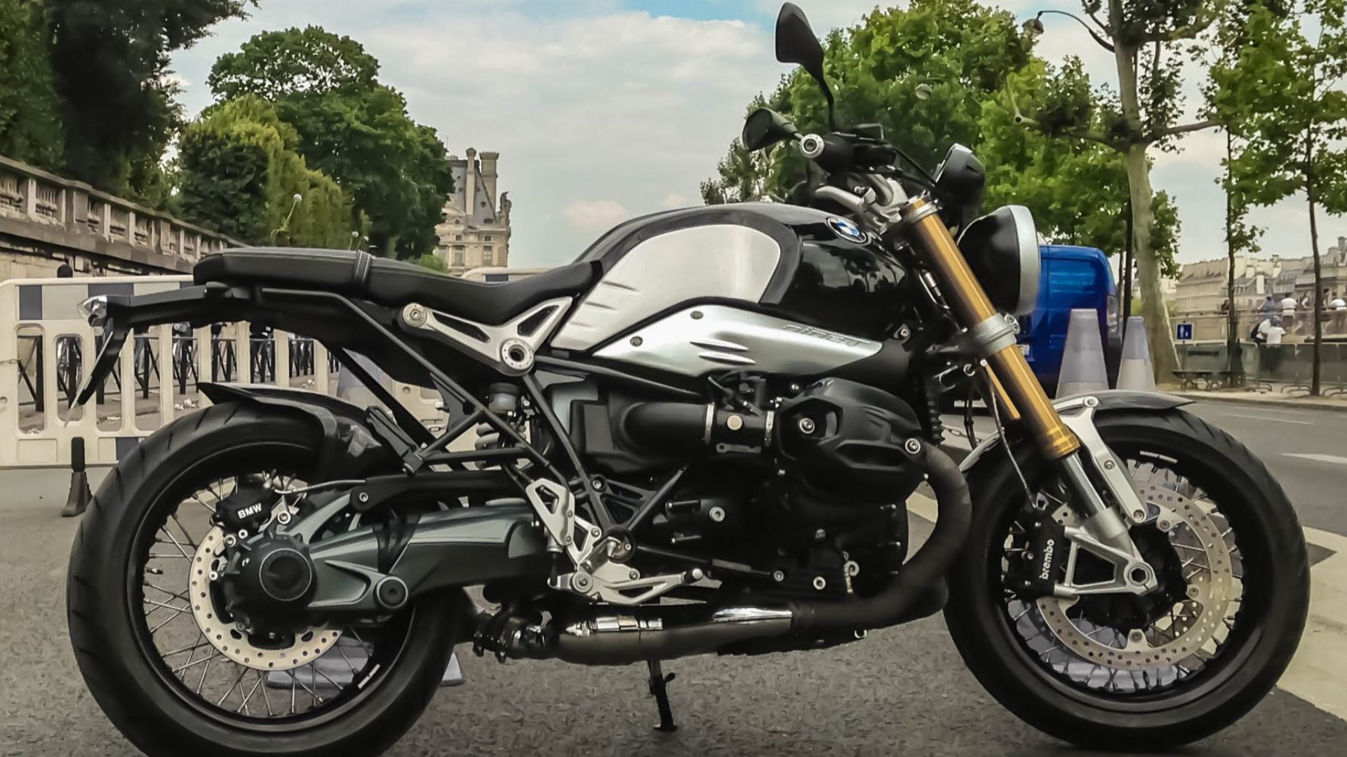 File:BMW R nineT in Paris.jpg