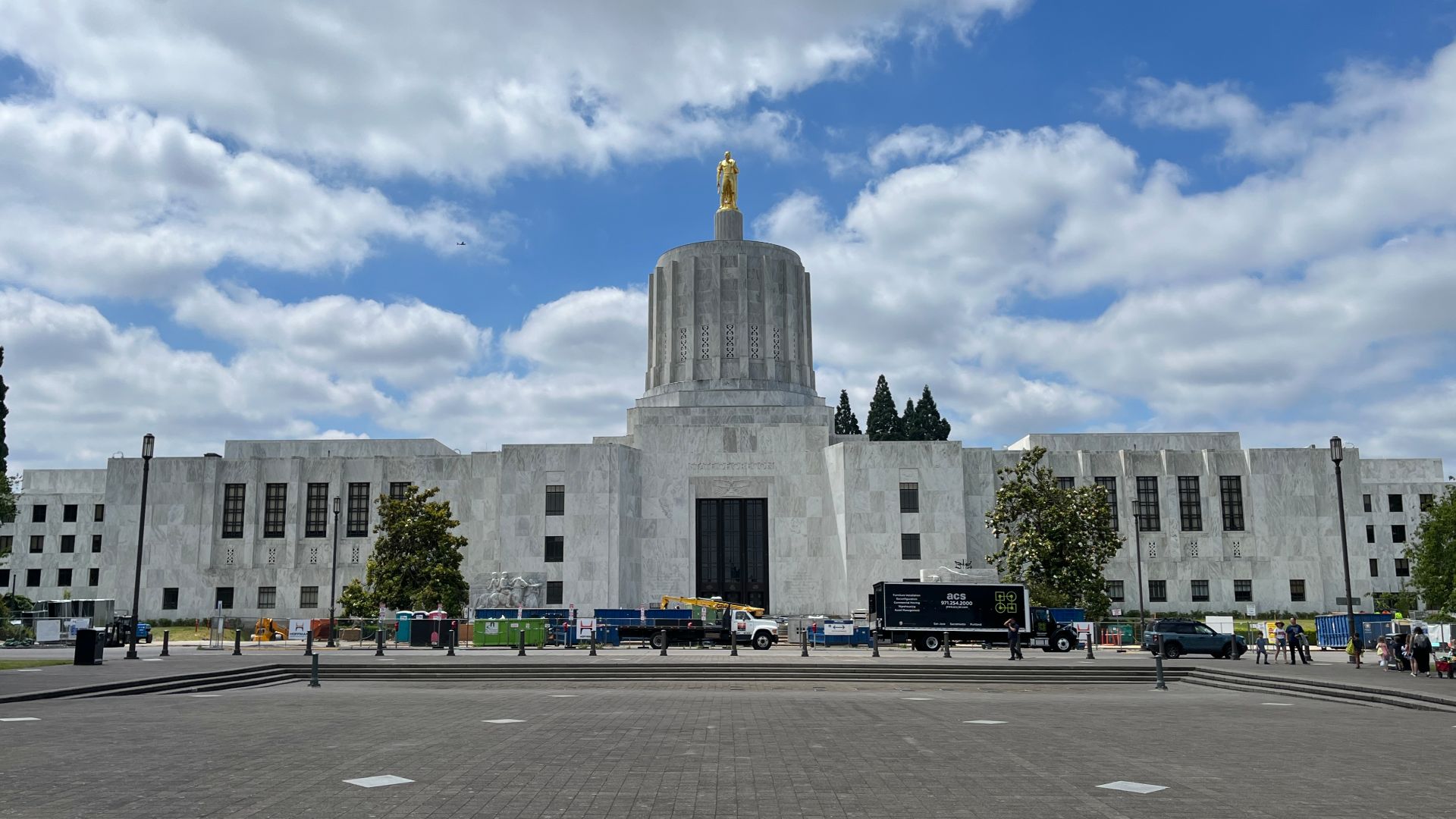 File:Oregon State Capitol Daytime July 2022.jpg