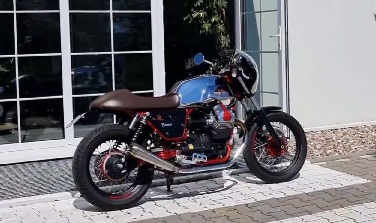 Moto Guzzi V7 Racer