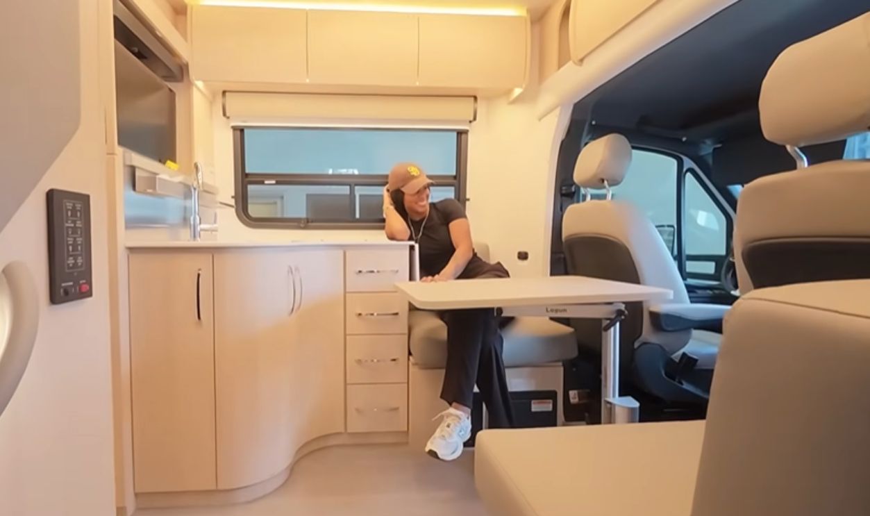 Leisure Travel Vans Unity