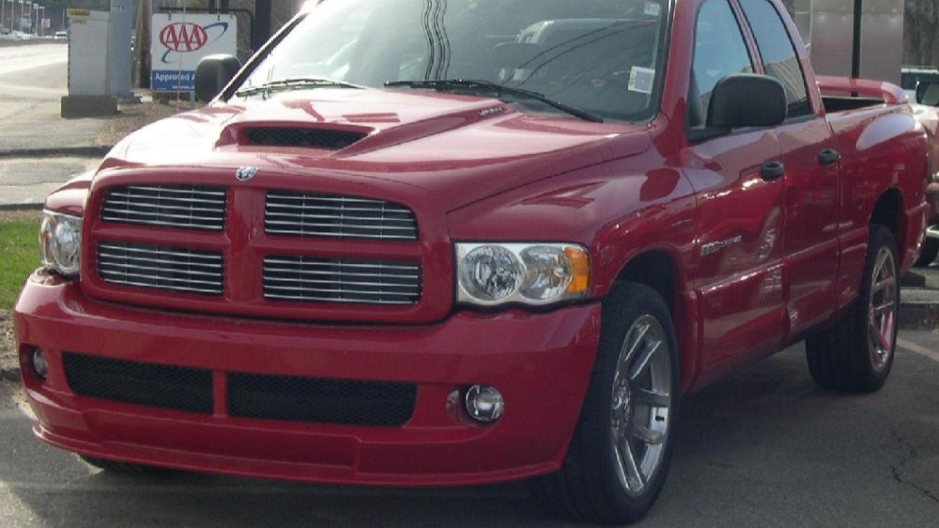 File:2005 Dodge Ram SRT-10.jpg