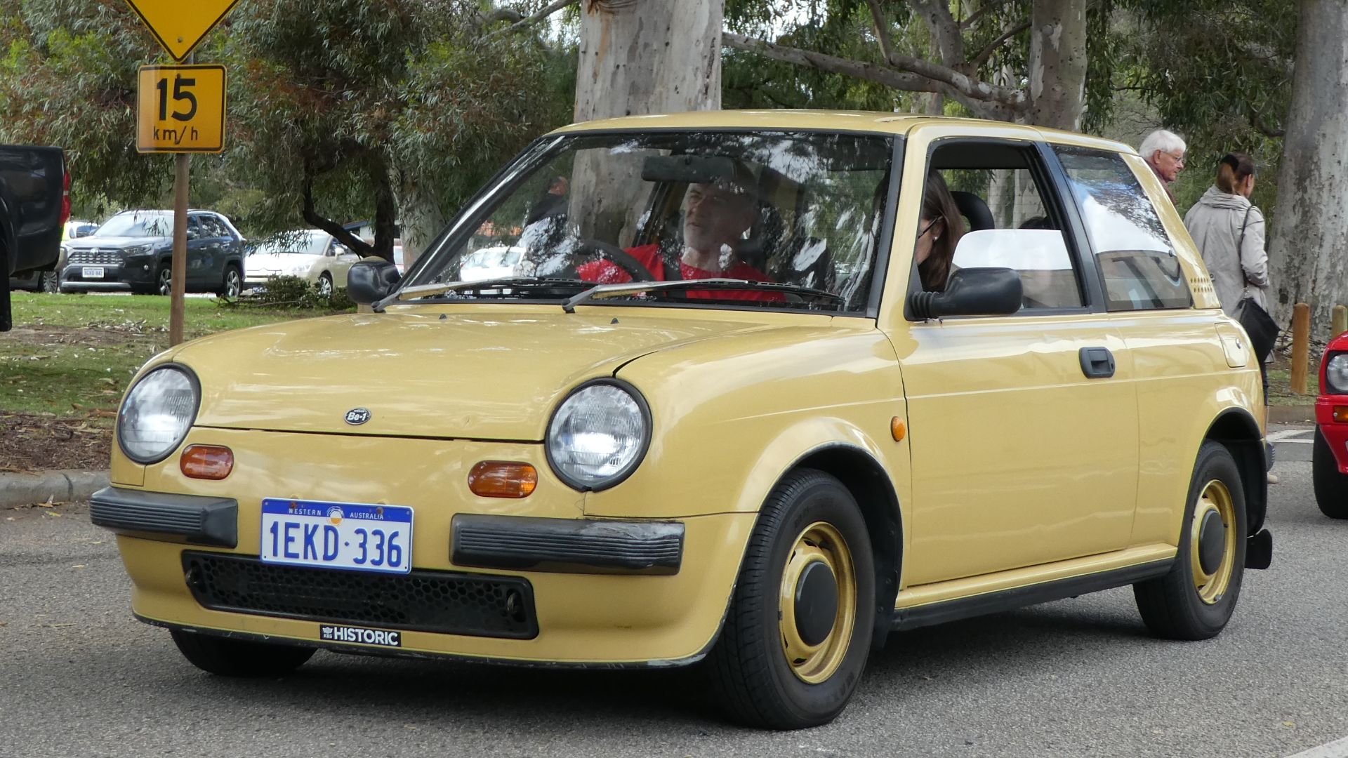 File:1987 Nissan Be-1 1EKD336 @ UWA Car Park 3,Crawley.jpg